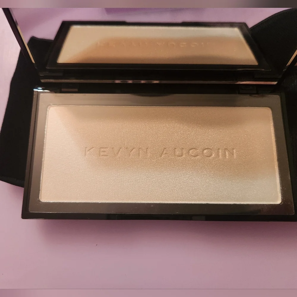 Kevyn Aucoin THE NEO-SETTING POWDER 21g/0.74oz. FULL SIZE NEW IN BOX